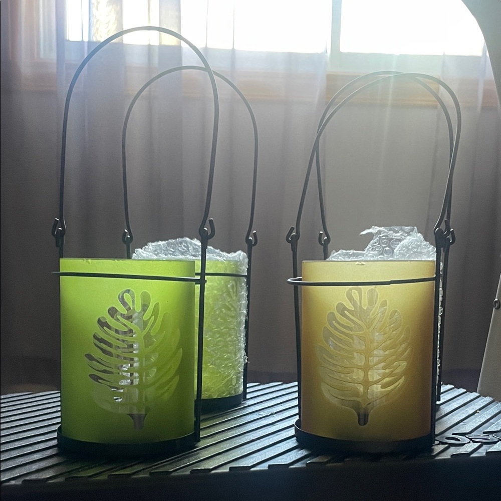 4 Leaf Design Lantern Set